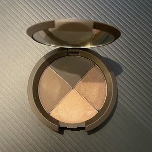Becca Ultimate Color Eye Quad in Galáctica
